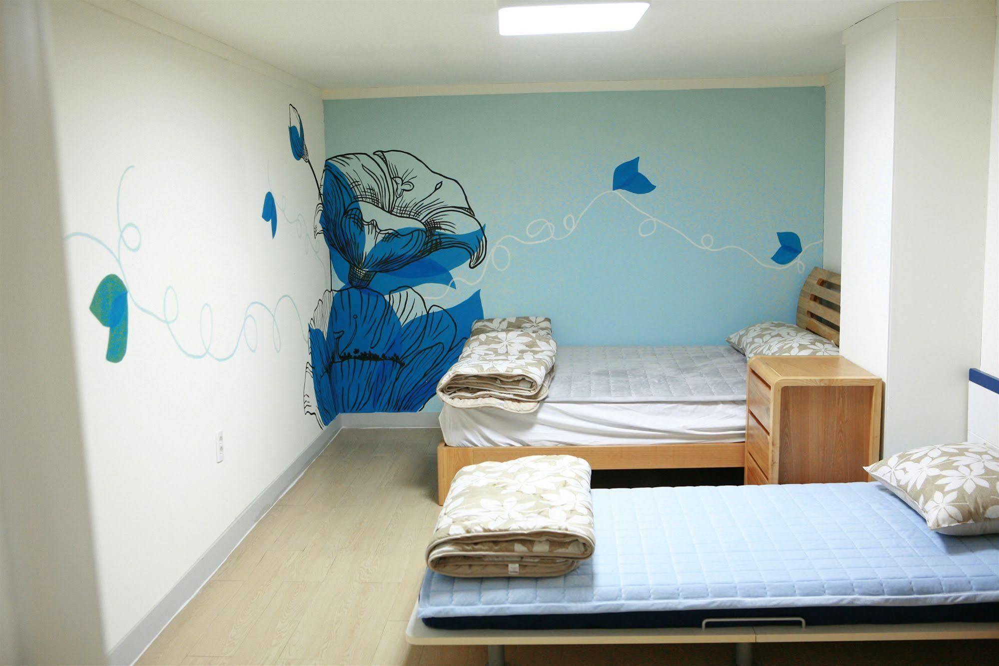 Guesthouse Mate Пусан Экстерьер фото