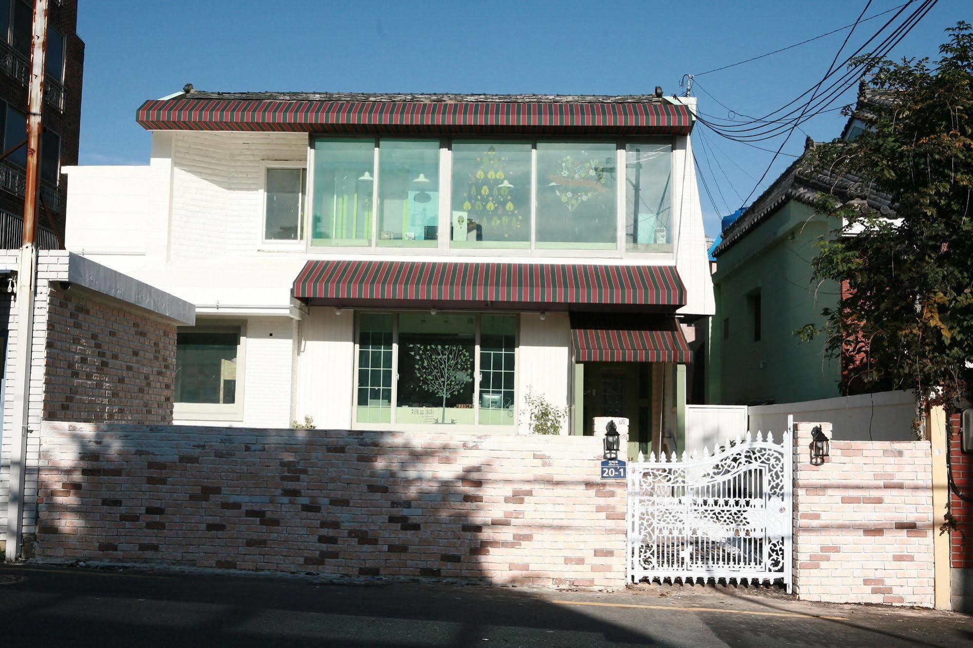 Guesthouse Mate Пусан Экстерьер фото