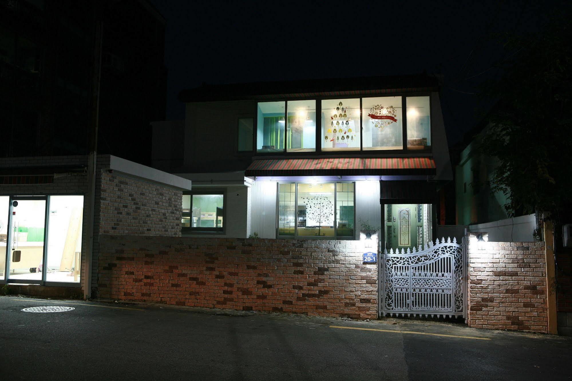 Guesthouse Mate Пусан Экстерьер фото